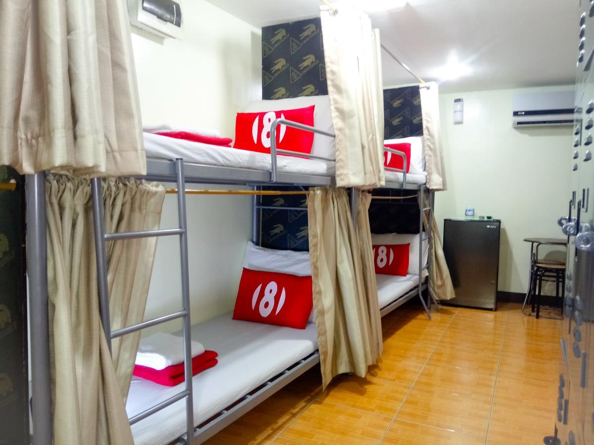 8Hostel Manila Exterior photo